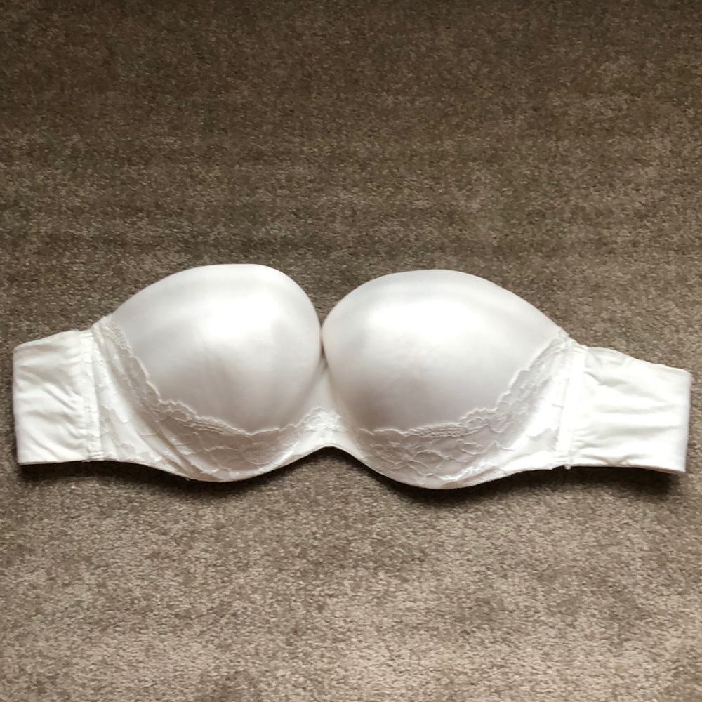 Victoria’s Secret Ivory Strapless Bra 38DD